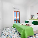 De Vivo Realty - Russo نيرانو