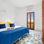 De Vivo Realty - Russo * نيرانو