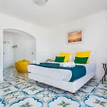 De Vivo Realty - Russo * نيرانو