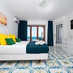 فيلة De Vivo Realty - Russo