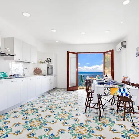 De Vivo Realty - Russo Villa *