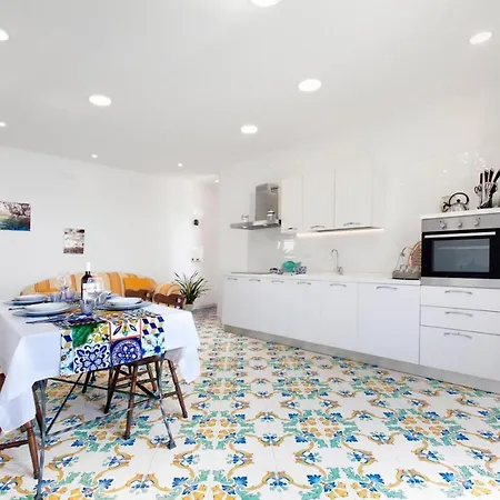 De Vivo Realty - Russo * Nerano
