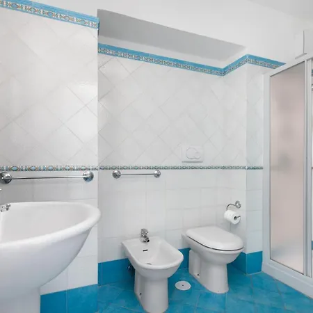 De Vivo Realty - Russo * Nerano
