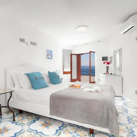 Villa De Vivo Realty - Russo *
