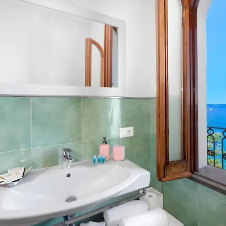De Vivo Realty - Russo Nerano