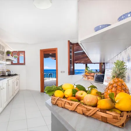 Villa De Vivo Realty - Russo *
