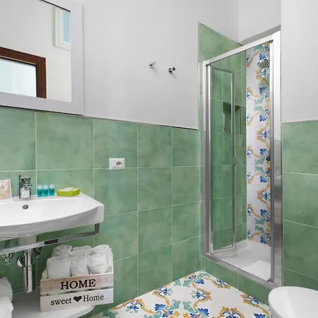De Vivo Realty - Russo Nerano
