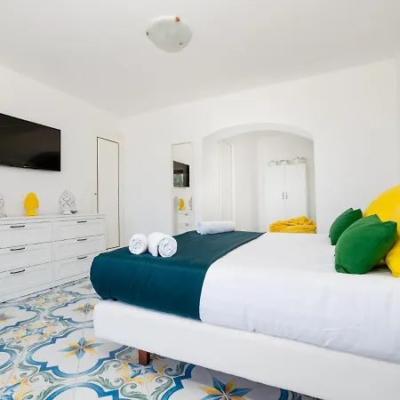 De Vivo Realty - Russo Villa Nerano