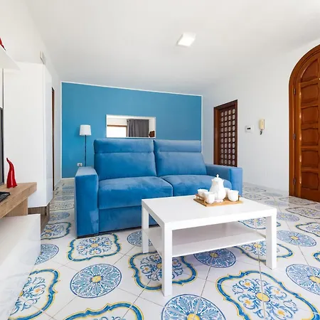 Villa De Vivo Realty - Russo *