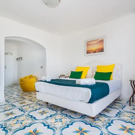 Russo - De Vivo Realty * Nerano