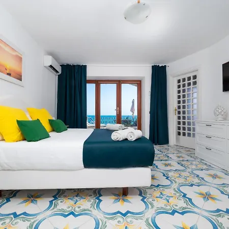 Villa Russo - De Vivo Realty