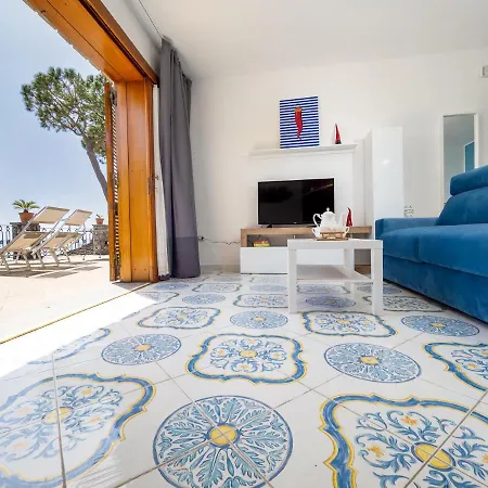 Villa Russo - De Vivo Realty *