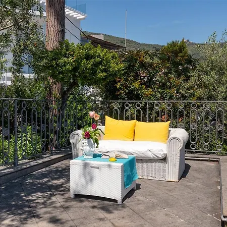 Russo - De Vivo Realty * Nerano