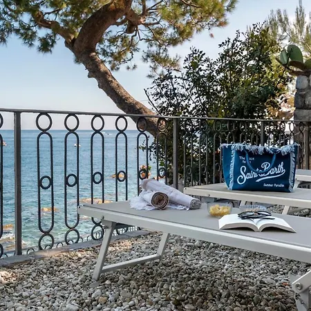 Villa Russo - De Vivo Realty