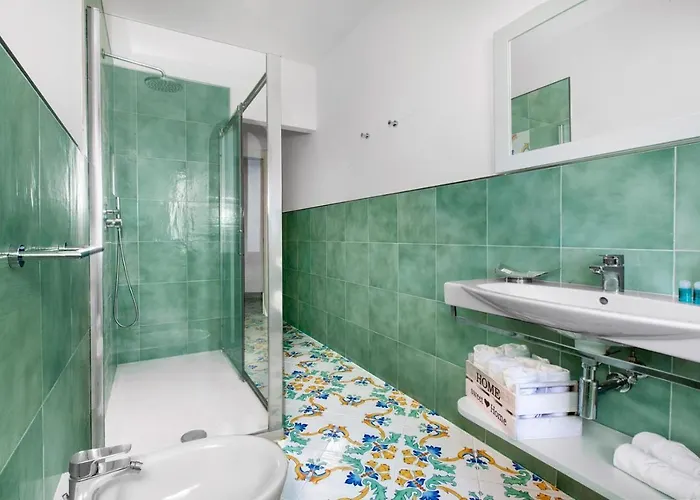 Russo - De Vivo Realty * Nerano